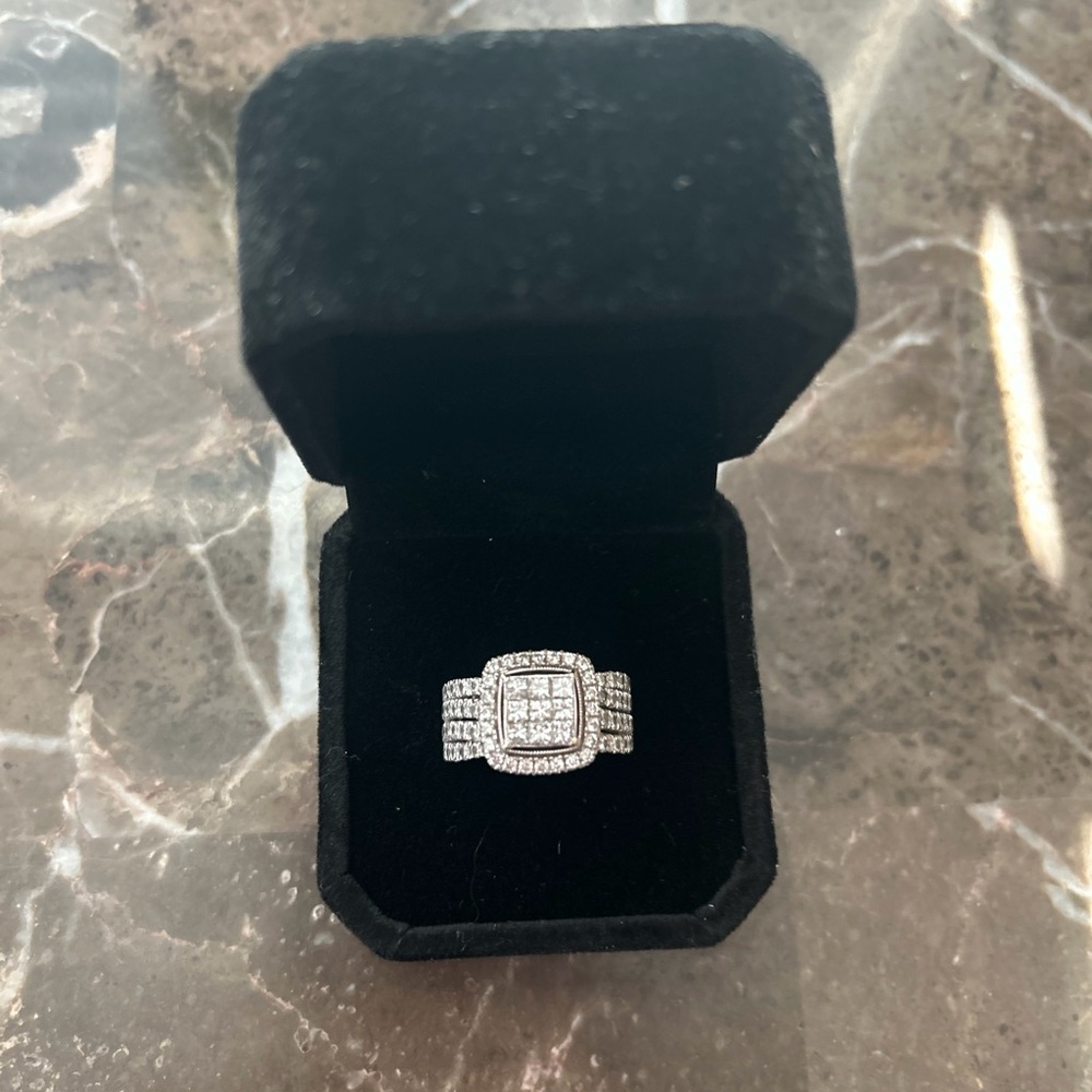 Kay Jewelers white gold diamond ring